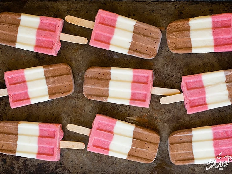 طرز تهیه بستنی یخی میوه ای خانگی با تو سه سوت